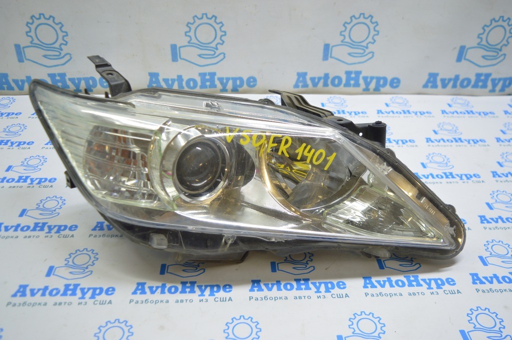 Фара передняя правая Toyota Camry v50 12-14 европа LE (01) надломано 1 крепление
