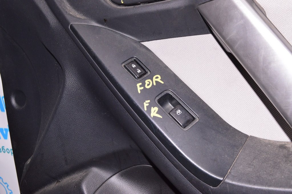 Управление стеклоподъемником перед прав Subaru Forester 14-18 SJ
