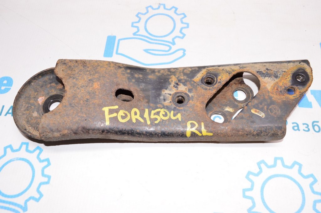 Лопух заднего подрамника лев Subaru Forester 14-18 SJ