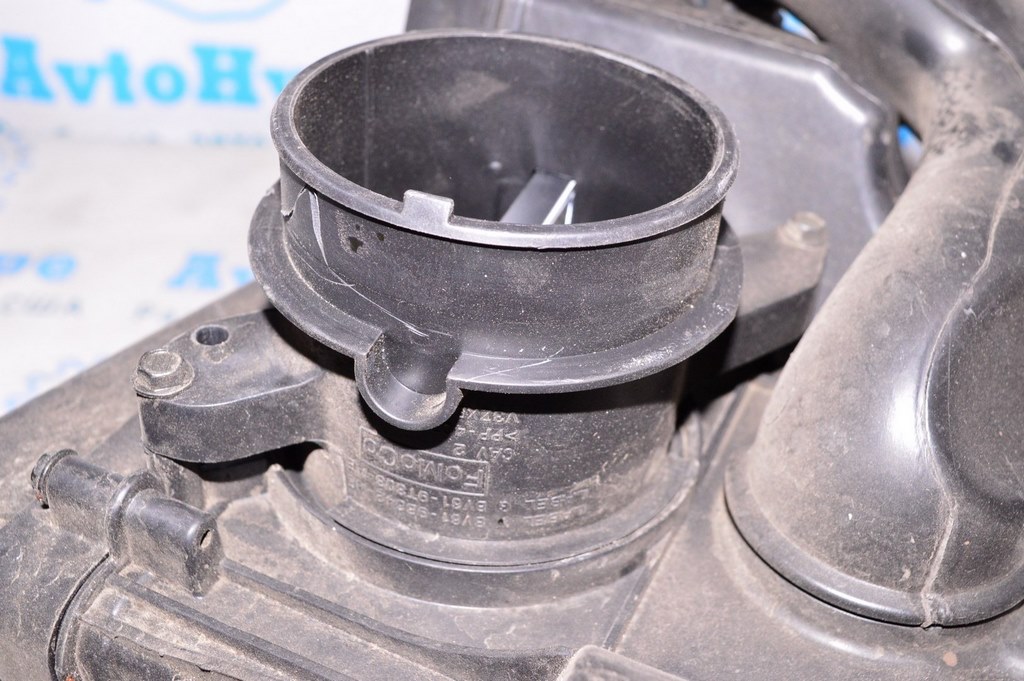 Корпус расходомера воздуха Ford Focus mk3 11-18 2.0