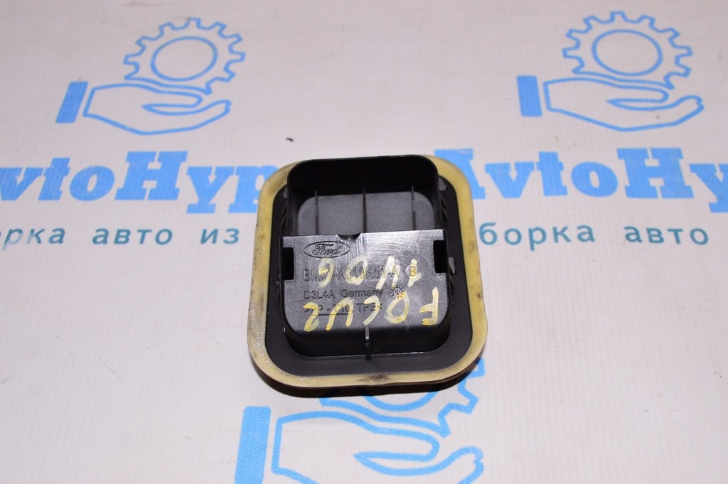 Щиток вентиляции Ford Focus центр mk3 11-18