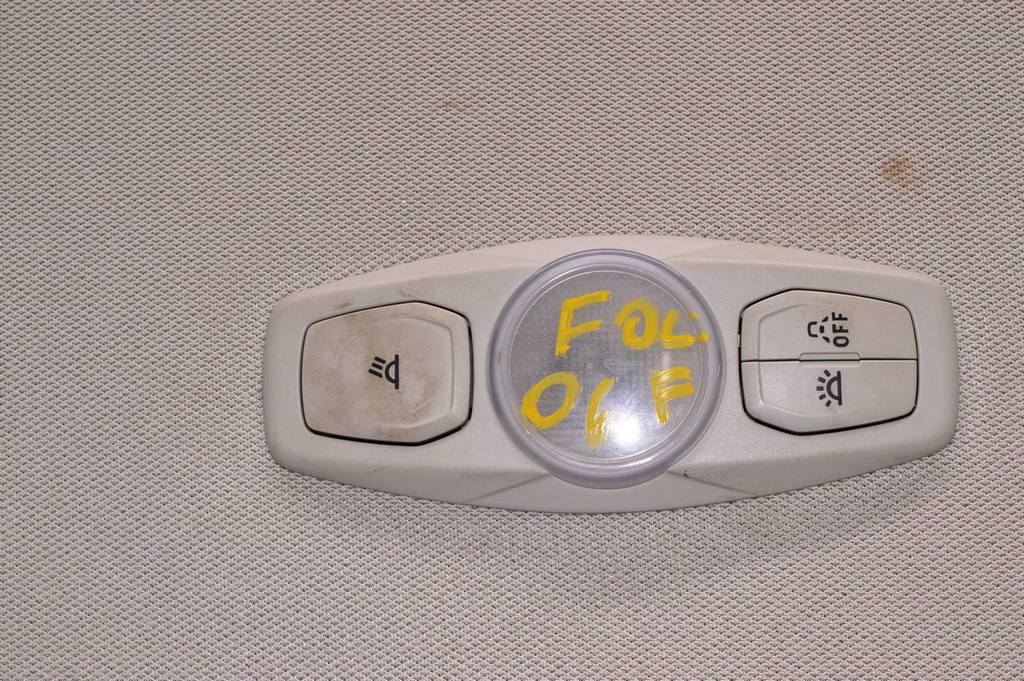 Плафон освещения перед Ford Focus mk3 11-18 серый