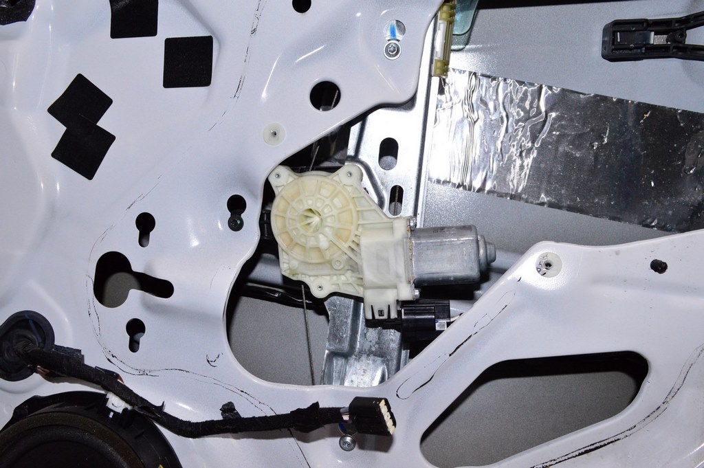 Стеклоподъемник с мотором зад прав Ford Focus mk3 11-18