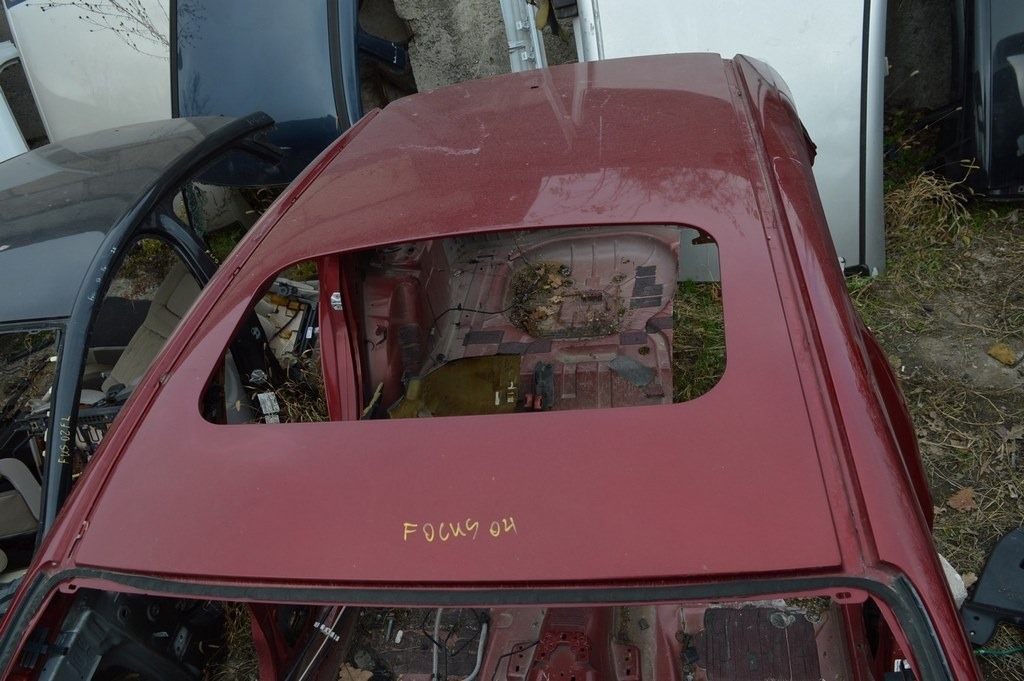 Крыша (металл) Ford Focus mk3 11-18 5d под люк замят банан левый (04) бордовый