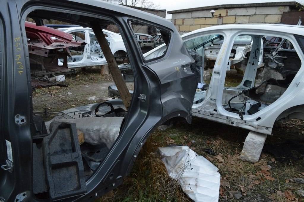 Четверть крыло задняя левая Ford Escape MK3 13- графит цвет UJ (04)