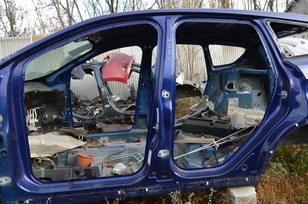 Стойка кузовная центральная левая Ford Escape MK3 13-синий цвет J4(05)