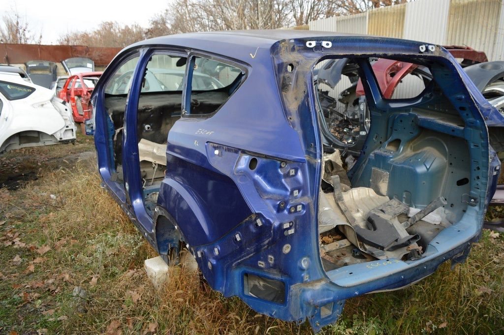 Задняя панель Ford Escape MK3 13- (05) синяя