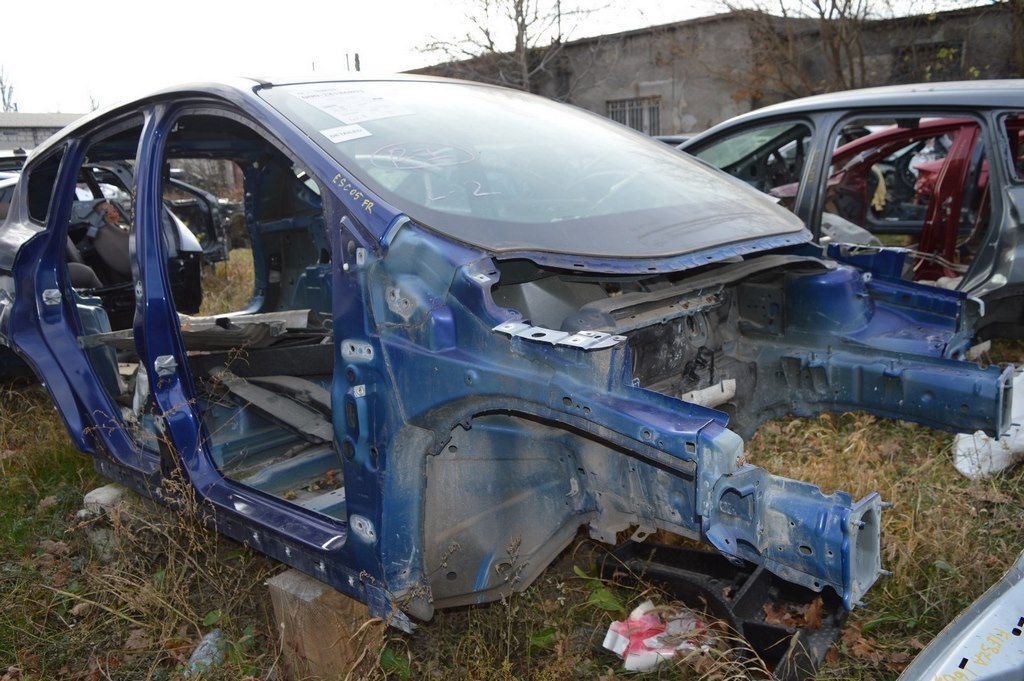 Четверть передняя правая Ford Escape MK3 13-16 дорест синий цвет J4(05)