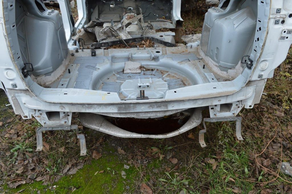 Задняя панель Ford Escape MK3 13- (06) белая