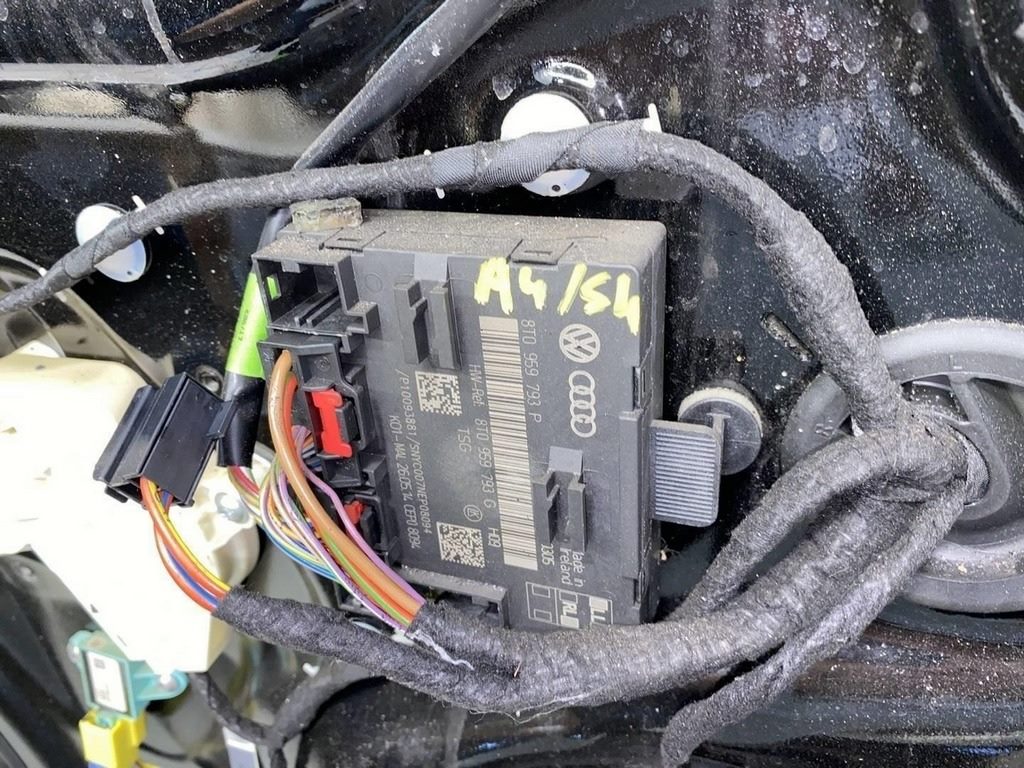 Компьютер двери перед лев Audi a4 b8 08-16