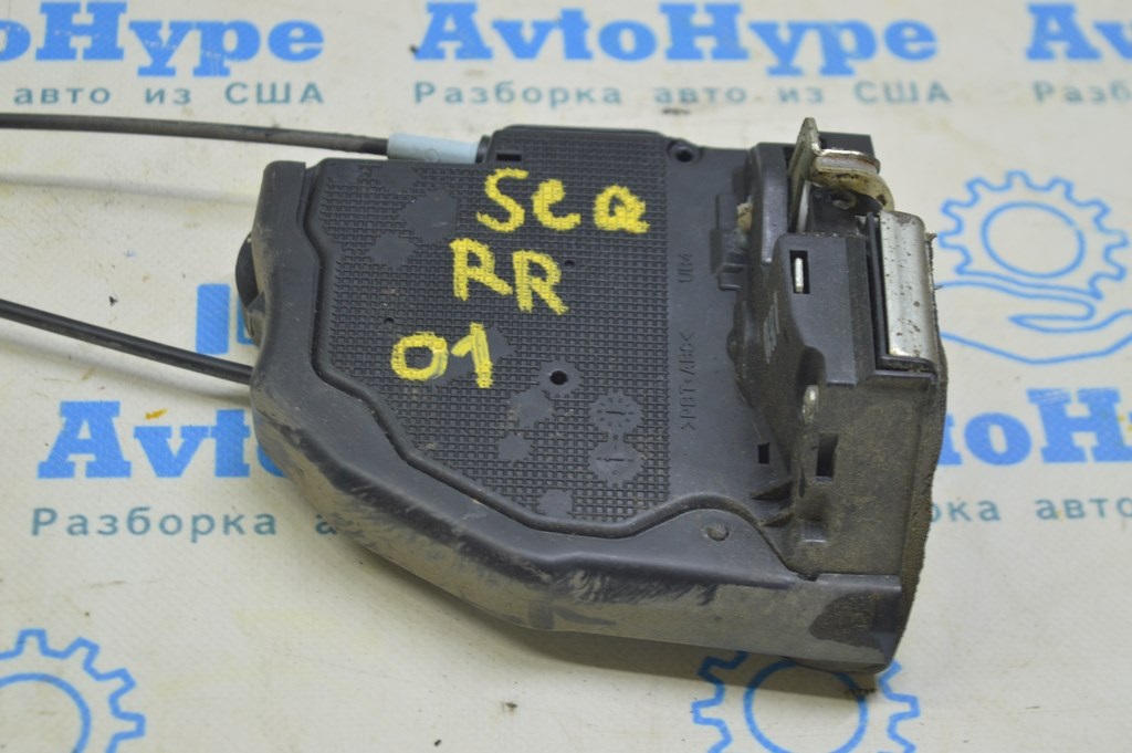 Замок двери зад прав Toyota Sequoia 2008-2022