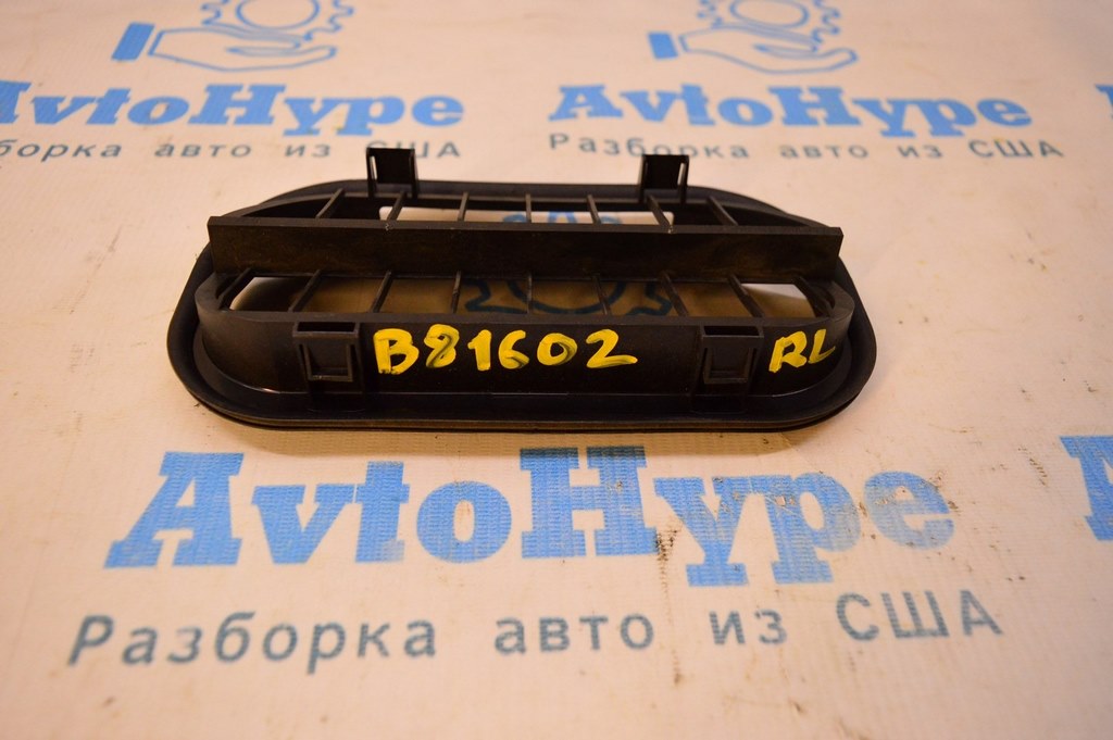 Щиток вентиляции левый VW Passat b8 USA