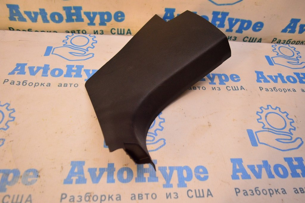 Накладка передней стойки нижняя правая VW Passat b8 USA черн