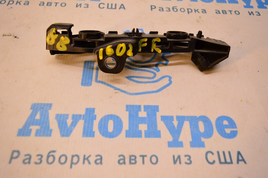 Крепление переднего бампера правое VW Passat b8 USA