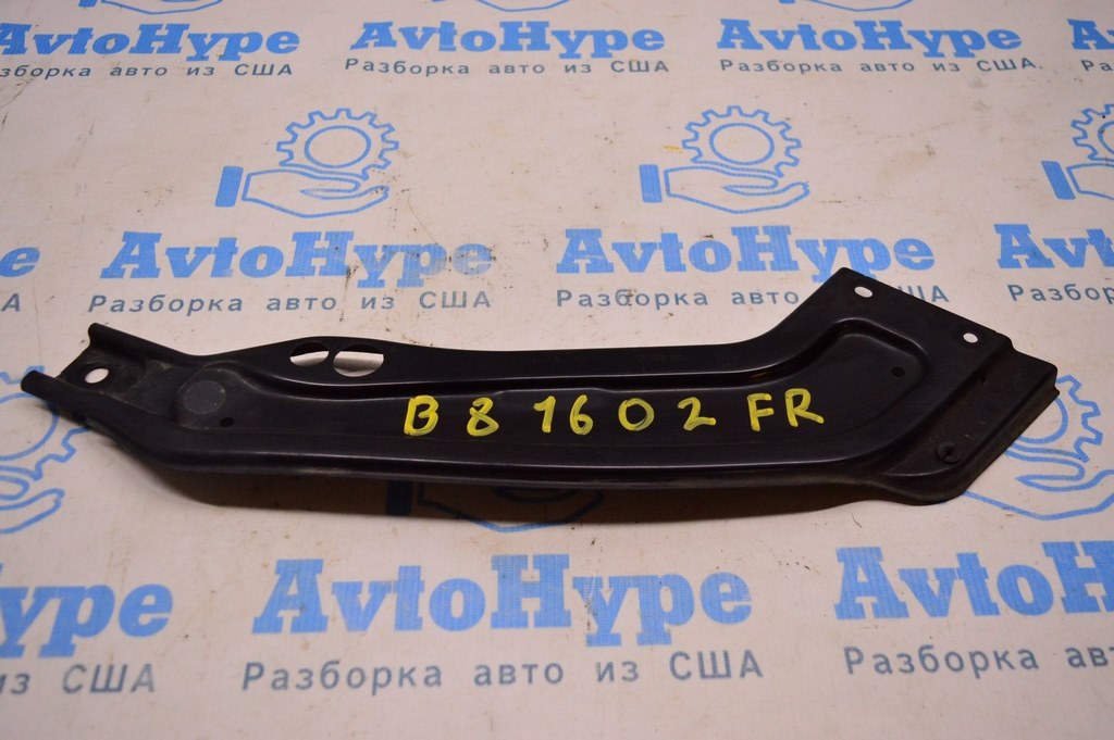 Планка телевизора ресничка правая VW Passat b8 USA