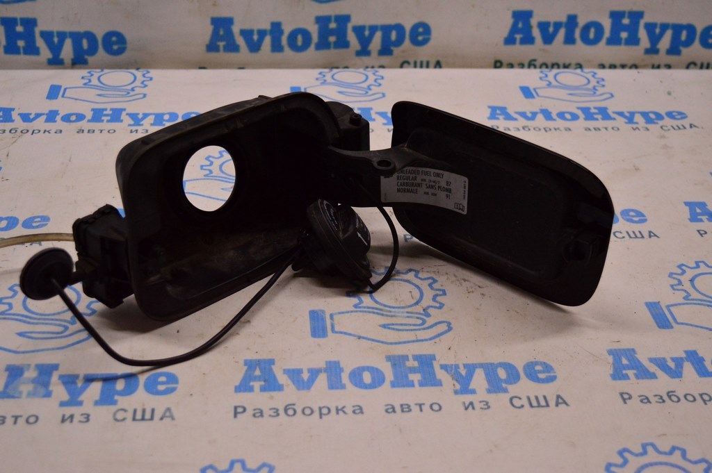 Лючок бензобака в сборе с корпусом VW Passat b8 USA