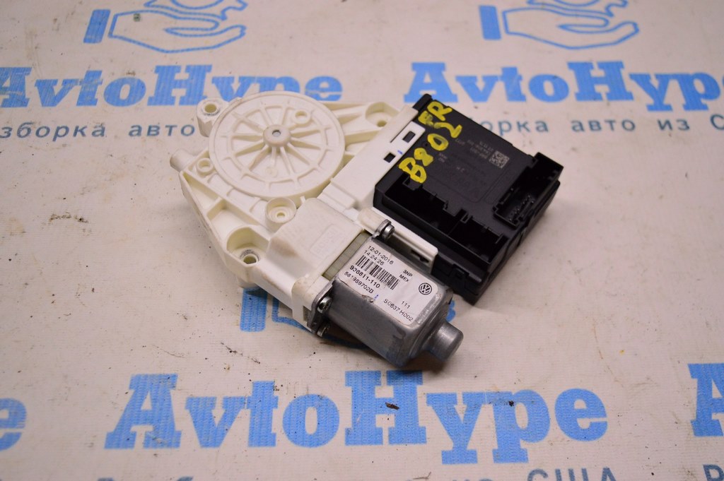 Стеклоподъемник моторчик перед прав VW Passat b8 USA