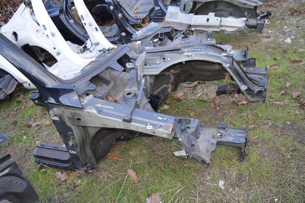 Четверть передняя правая VW Tiguan 09-17 (04) черная с батоном крыши, есть примятости