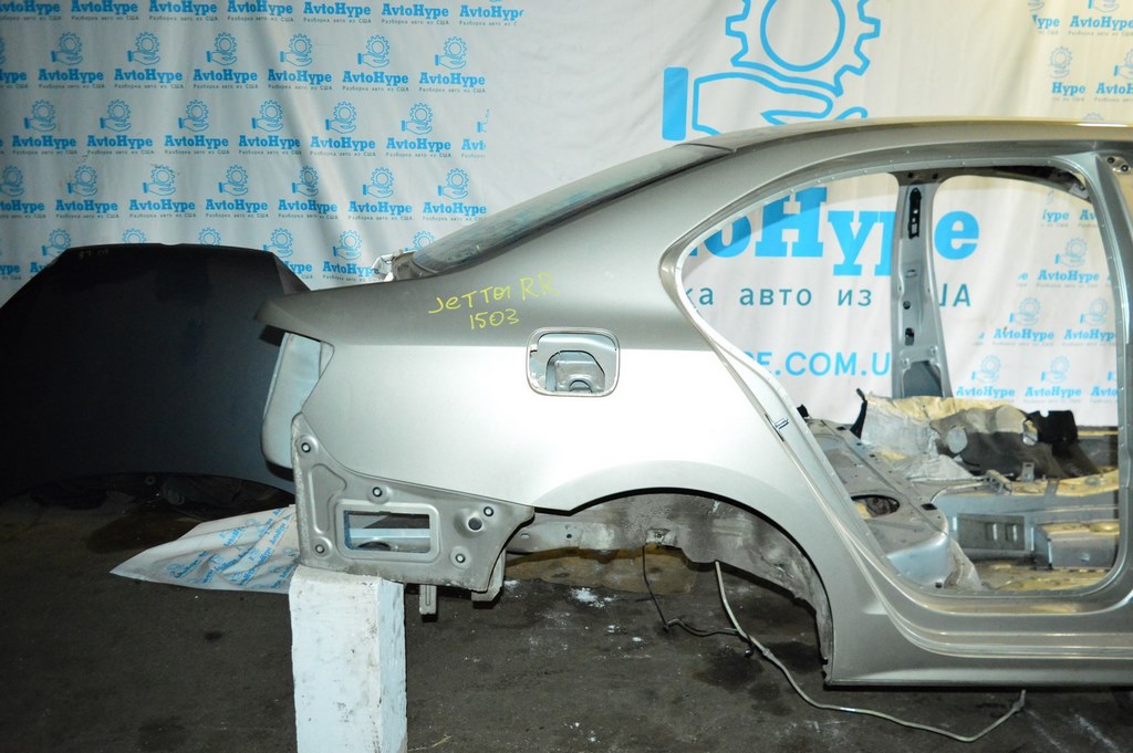 Четверть крыло задняя правая VW Jetta 11-18 USA золотистая (03)