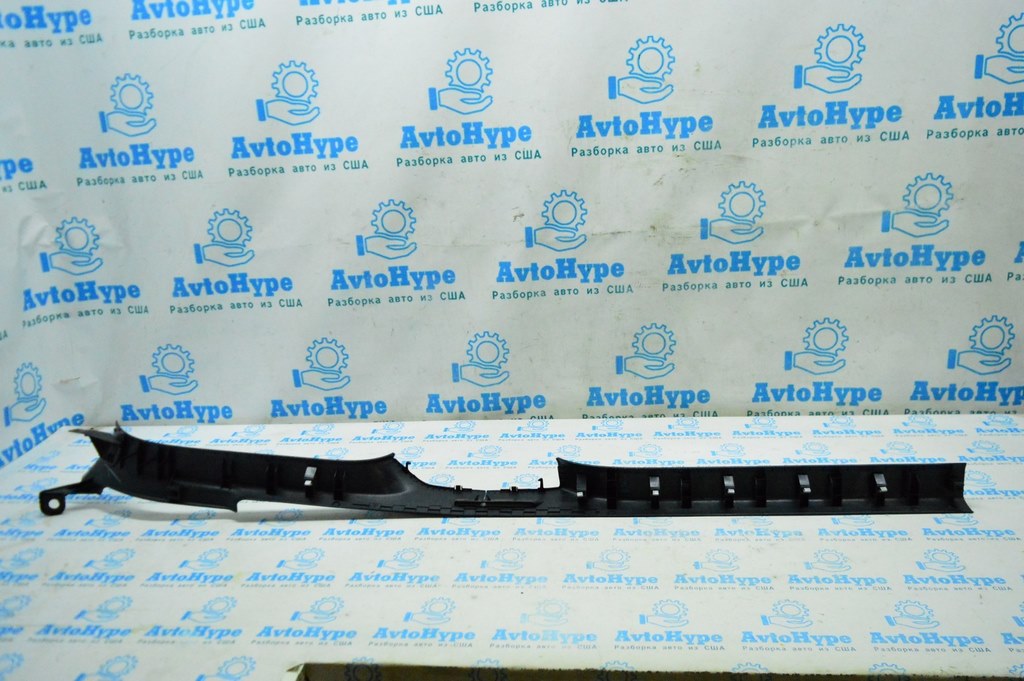 Накладка порога внутренняя прав VW Jetta 11-18 USA черн