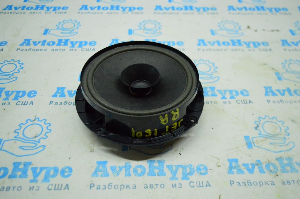 Динамик зад прав VW Jetta 11-18 USA