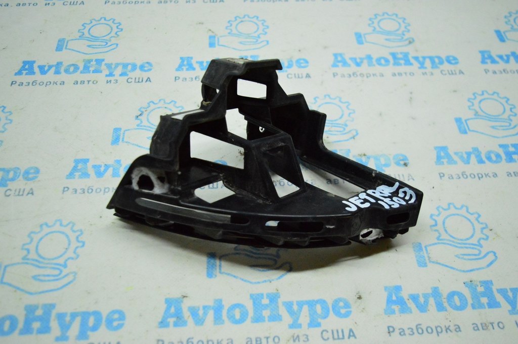 Крепление заднего бампера под фонарем правое VW Jetta 15-18 USA