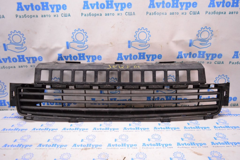 Нижняя решетка переднего бампера Toyota Sequoia 2008-2022 (01) деф.