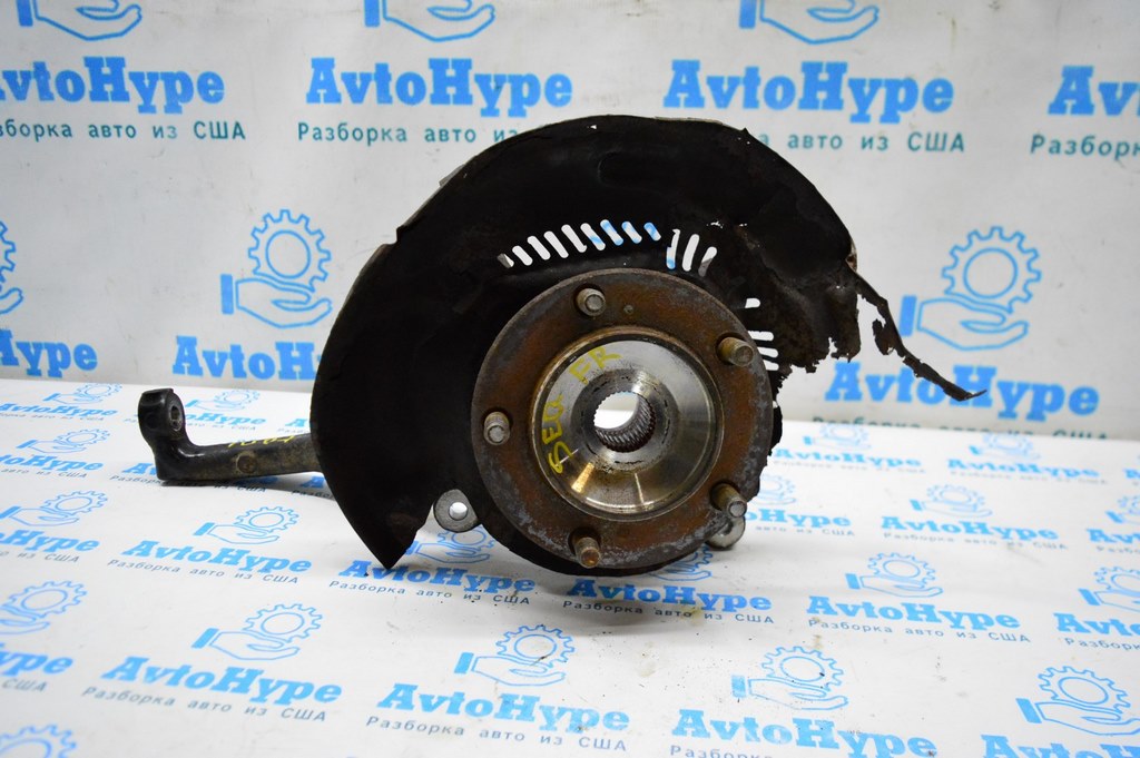 Цапфа перед прав Toyota Sequoia 2008-2022 (01)