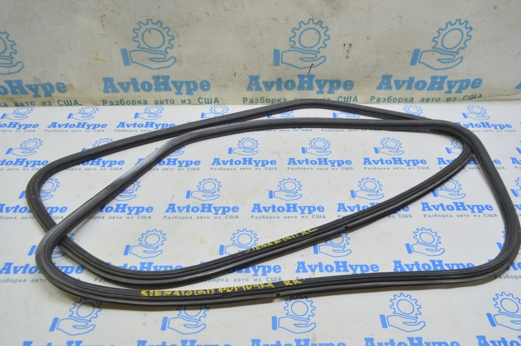 Уплотнитель форточки глухое стекло задний левый Toyota Sienna 11-20 (01) Реал М.