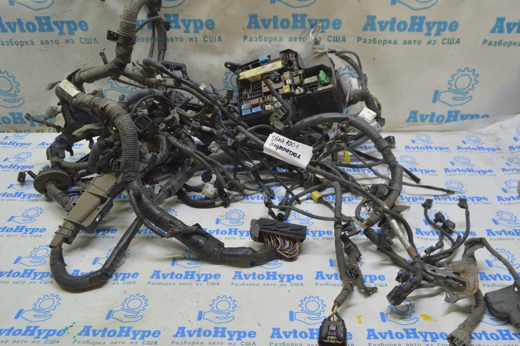Проводка подкапотная с блоком предохранителей Toyota Sienna 11-16 (01) Реал М