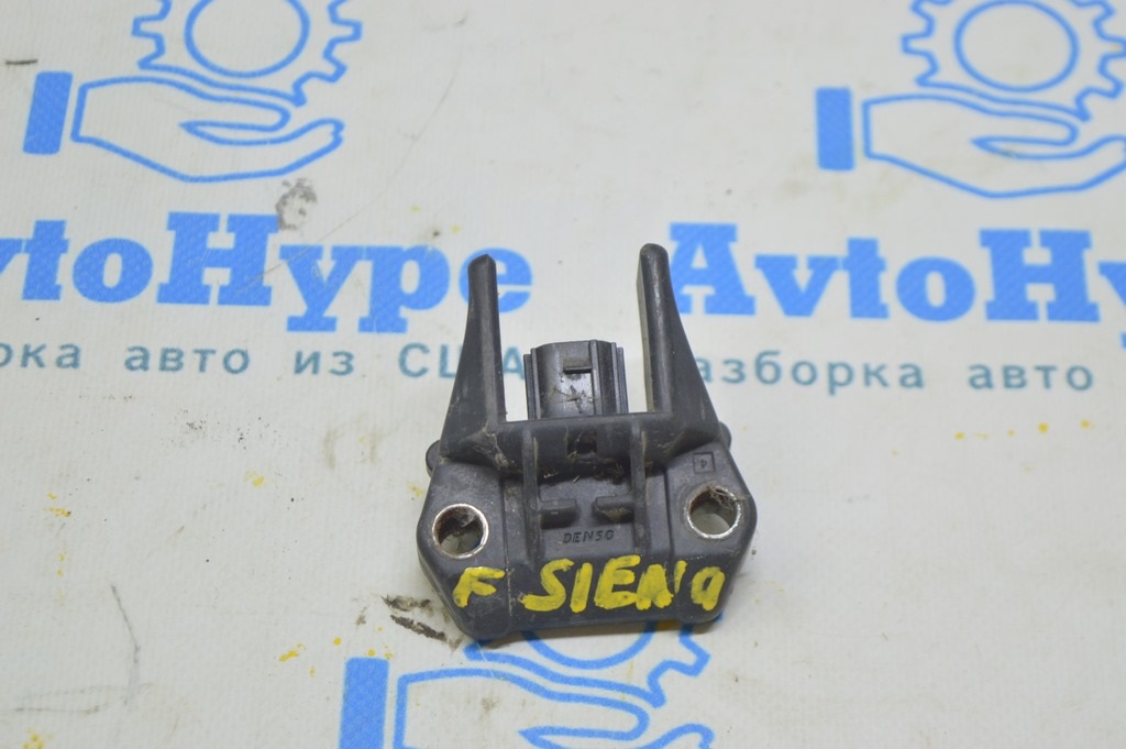 Датчик подушки безопасности передний левый Toyota Sienna 11-16 (01) Реал М
