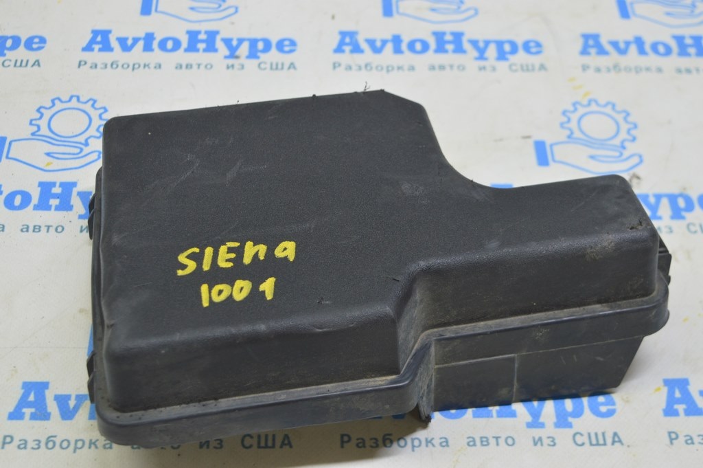 Крышка блока предохранителей подкапотная Toyota Sienna 15-16 (01) Реал М примят, царапины