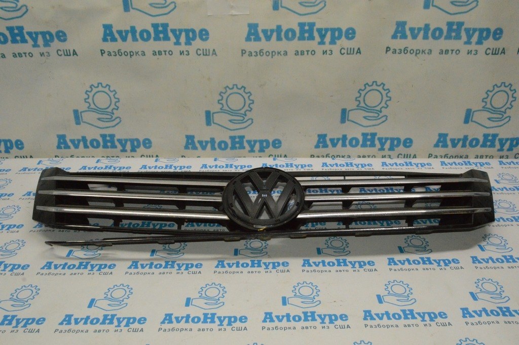 Решетка радиатора grill с эмблемой VW Passat b7 USA (05) деф.