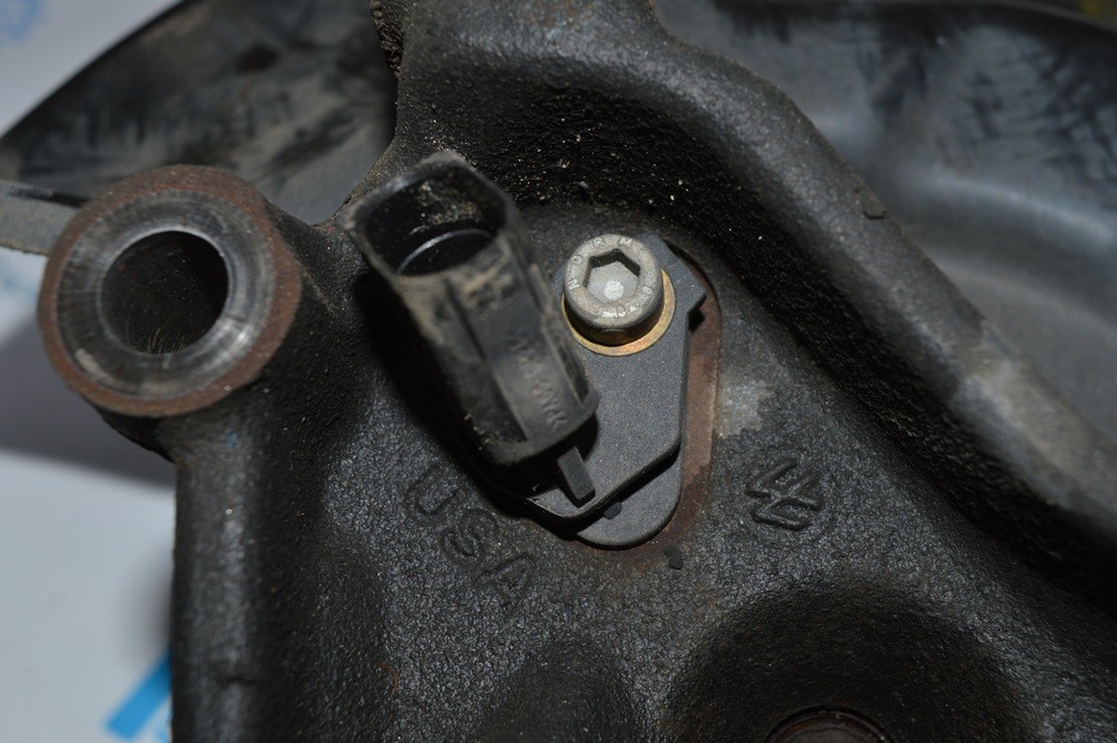 Датчик ABS зад прав VW Passat b7 USA