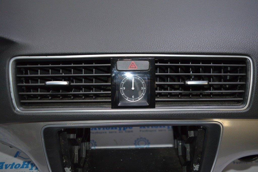 Часы VW Passat b7 USA