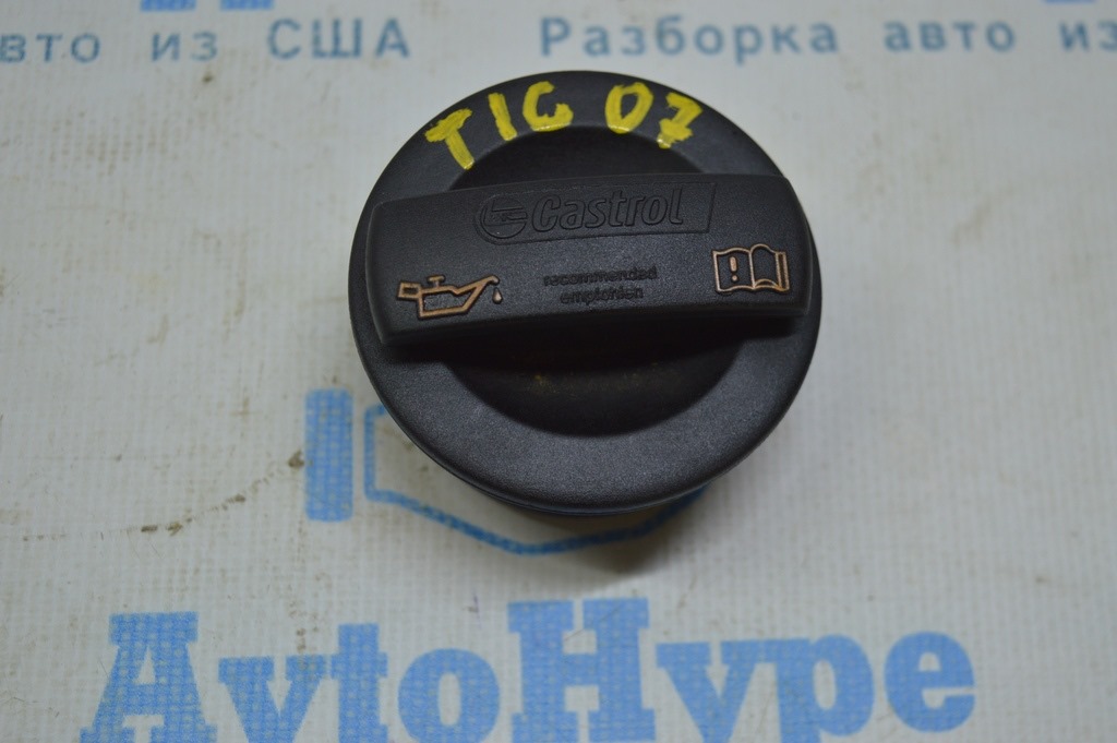 Крышка маслозаливной горловины VW Tiguan 09-17 2.0 TSi