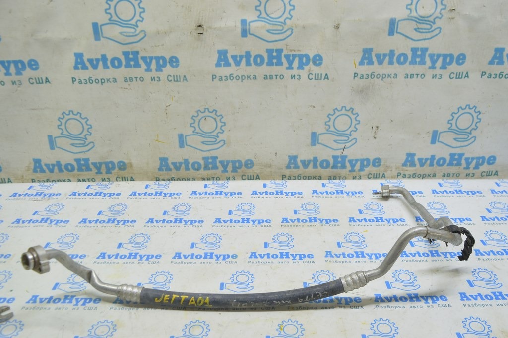 Трубка кондиционера компрессор-печка VW Jetta 19- 1.4T (01) примята