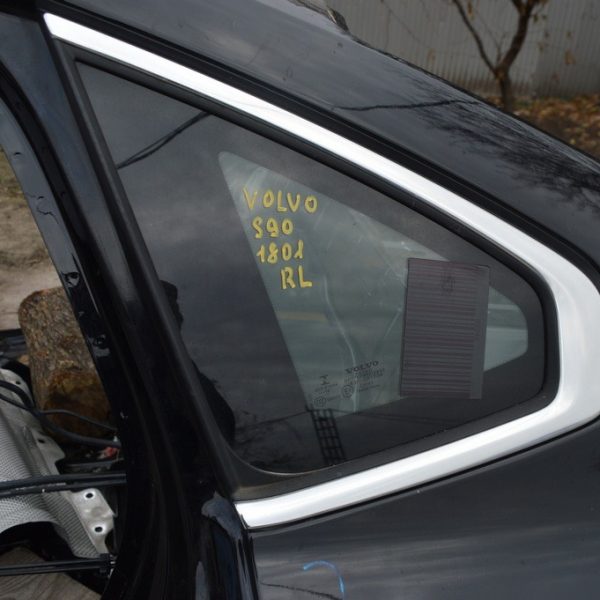 Форточка (глухое стекло) задняя левая Volvo S90 16-
