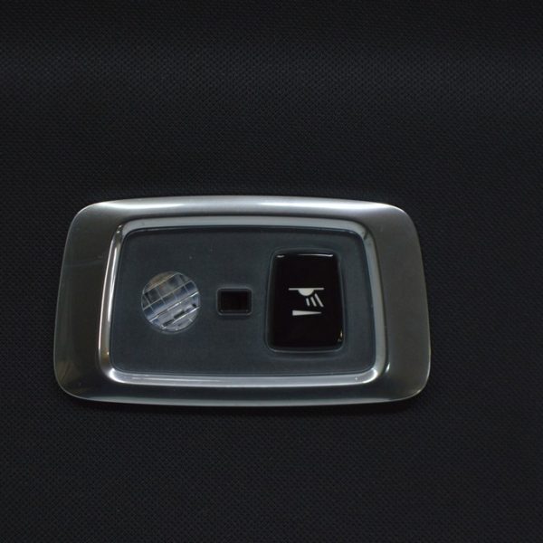 Плафон освещения правый Volvo S90 16- S60 16- черный