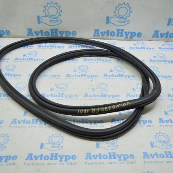 Уплотнитель дверного проема перед прав Volvo S90 16-