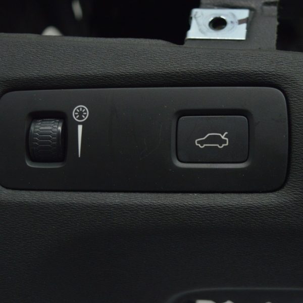 Кнопка открыития крышки багажника, яркости освещения Volvo S90 16-