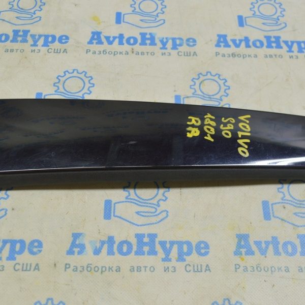 Накладка задней двери боковая передняя правая Volvo S90 16-