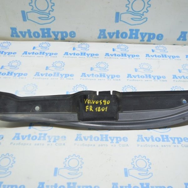 Уплотнитель крыла дверь-крыло прав Volvo S90 16-