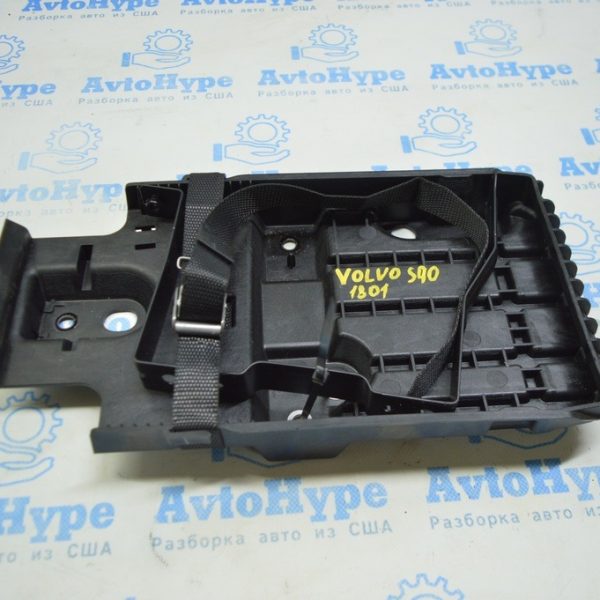 Поддон АКБ Volvo S90 16- с кронштейном 32132399
