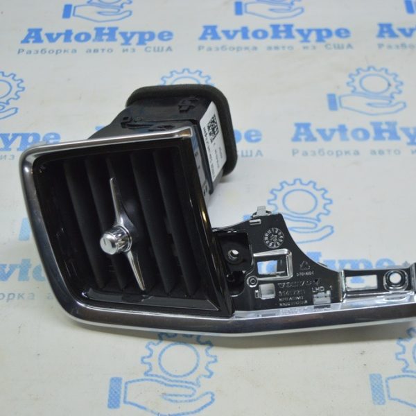Дефлектор торпеды обдува печки салона, левый Volvo S90 16- с хромом 31417211