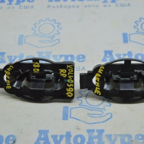 Фиксатор заднего ряда сидений левый Volvo S90 16-