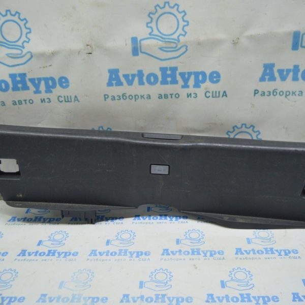 Накладка проема багажника Volvo S90 16- черная, царапины