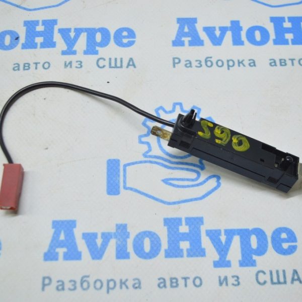 Усилитель антенны правый Volvo S90 16-