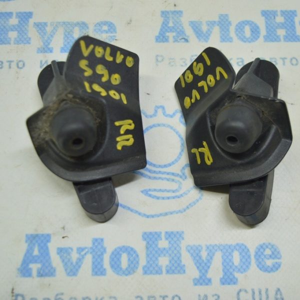 Отбойник крышки багажника на кузове правый Volvo S90 16-