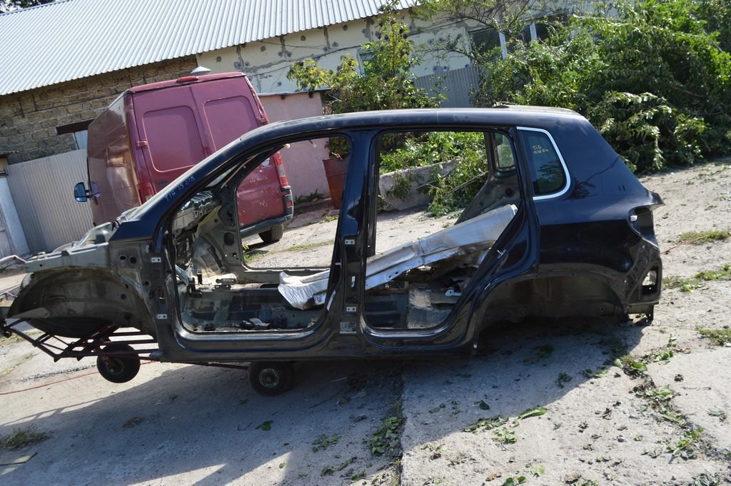 Четверть передняя левая VW Tiguan 09-17 (08) черный цвет